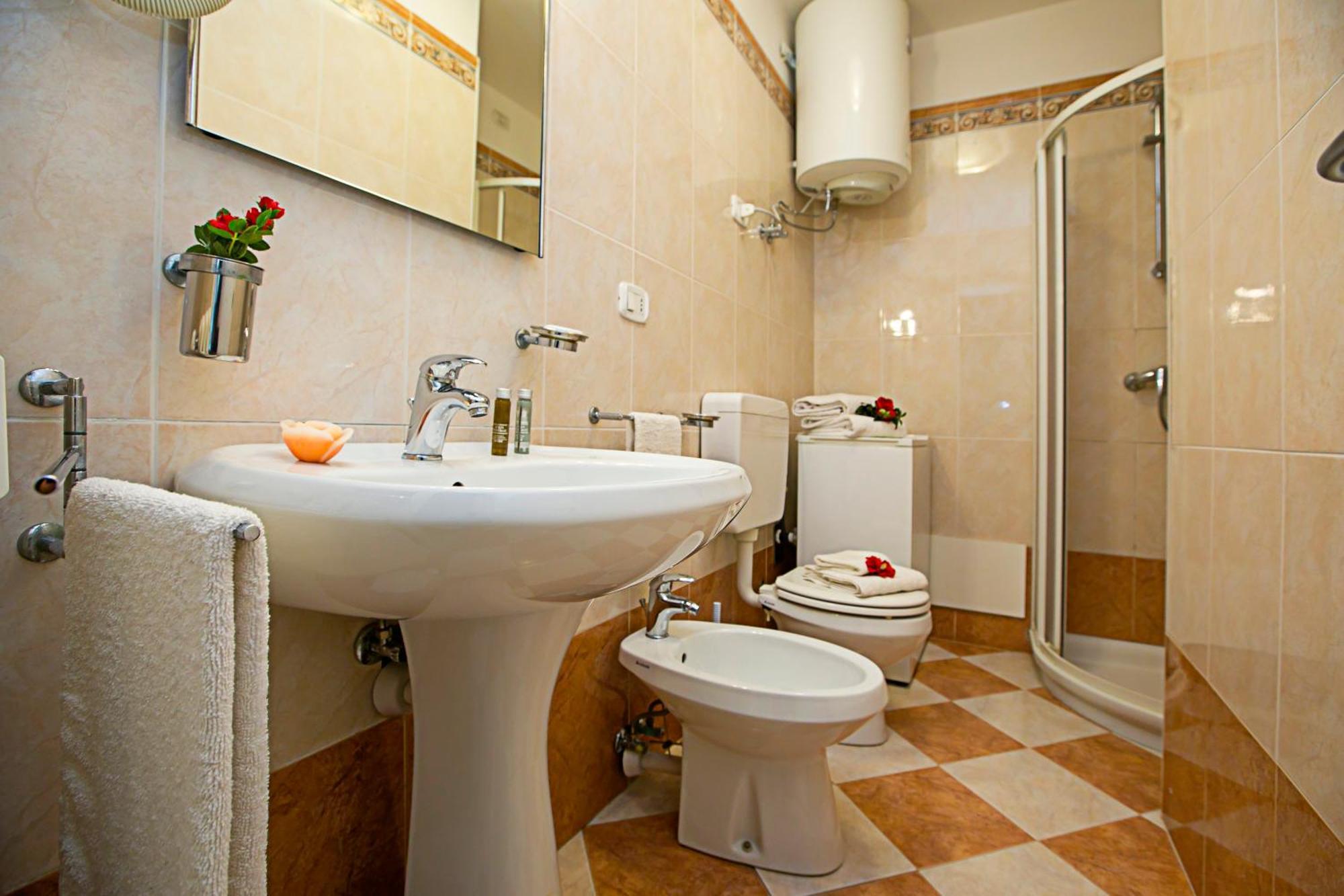 Riva Lago E Spiaggia Apartment 2 - Happy Rentals Ngoại thất bức ảnh
